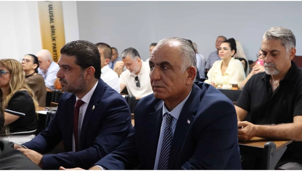 Nazım Çavuşoğlu, Eğitim ve Yükseköğretim Komitesi çalışmalarını takip etti Milli Eğitim Bakanı Nazım Çavuşoğlu, UBP’nin düzenlediği “KKTC’nin Güçlü, Egemen Geleceği İçin Vizyon ve Proje Çalıştayı” kapsamında gerçekleştirilen Eğitim ve Yükseköğretim Komitesi oturumlarına katıldı.