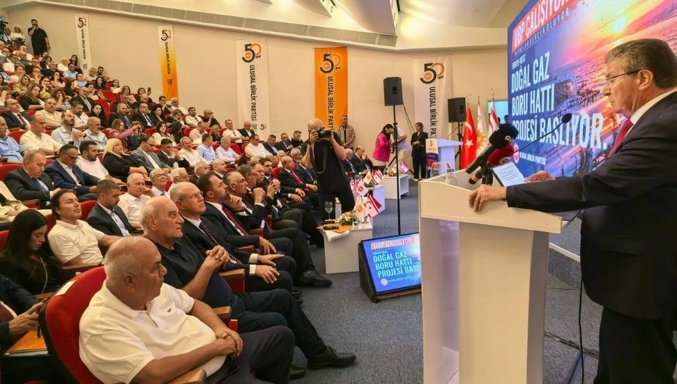 “KKTC’nin Güçlü, Egemen Geleceği İçin Vizyon ve Proje Çalıştayı”nın ilk aşaması tamamlandı UBP Genel Sekreteri Ahmet Savaşan, “Kuzey Kıbrıs Türk Cumhuriyeti’nin Güçlü, Egemen Geleceği İçin Vizyon ve Proje Çalıştayı”nın ilk etabının tamamlandığını açıkladı. Yaklaşık 2 bin kişinin katıldığı çalıştayda, 10 komitede KKTC’nin geleceğine yönelik politika ve proje önerileri değerlendirilirken, ikinci etabın 15 gün sürecek çevrim içi toplantılarla devam edeceği bildirildi.